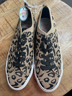 Jellypop Leopard Print Shoes NWT Size 8.5